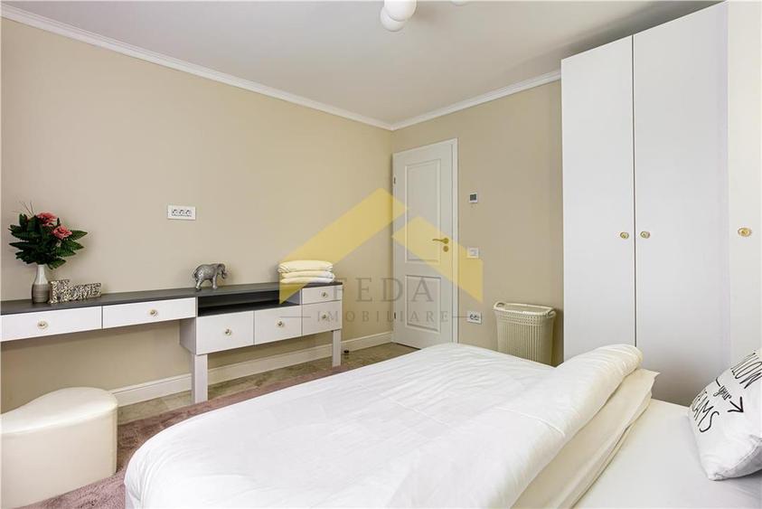 Apartament cu 2 camere semidecomandat, mobilat în Podgoria