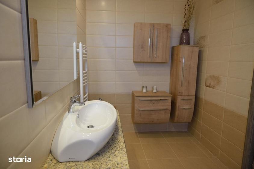 Casă cu 4 camere în Băneasa