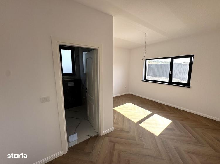 Casă cu 4 camere cu Teren 450 Mp în Bucium