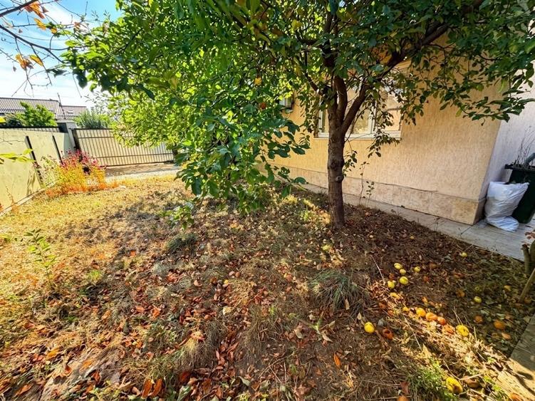 Duplex cu 4 camere cu Canalizare în Central