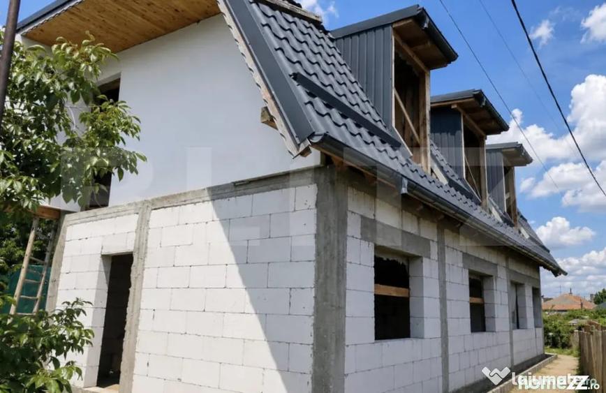 Casă cu 3 camere cu Teren 335 Mp în Brestei