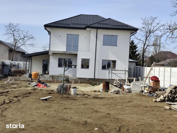 Casă cu 4 camere cu Teren 464 Mp în Joița