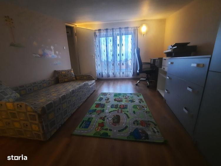Apartament cu 3 camere decomandat în Titulescu