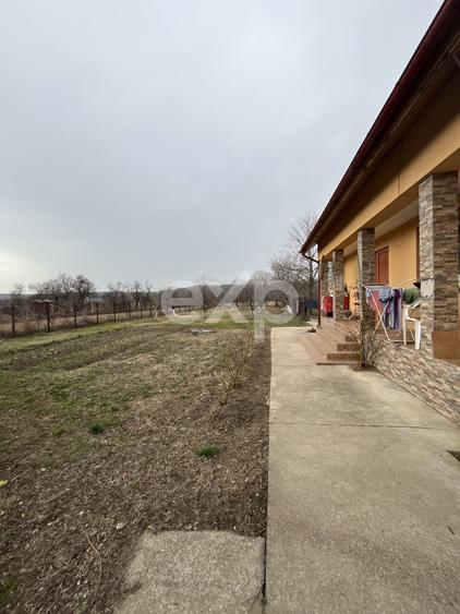 Casă individuală cu 3 camere cu Teren 1732 Mp în Gârleni