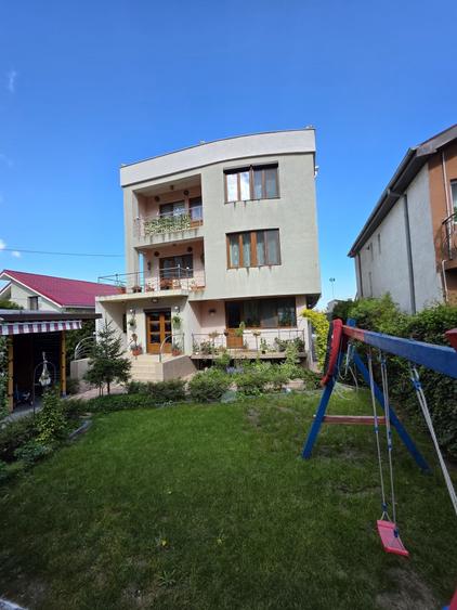 Casă cu 4 camere în Năvodari