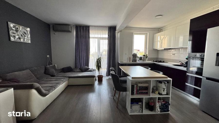 Apartament cu 3 camere semidecomandat în Girocului