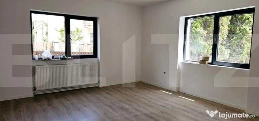 Casă cu 7 camere cu Teren 590 Mp în Semicentral