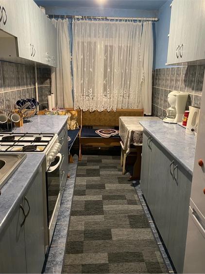 Apartament cu 4 camere decomandat în Central