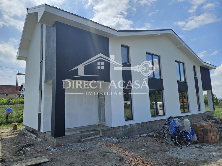 Duplex cu 4 camere cu Canalizare în Sântana de Mureș