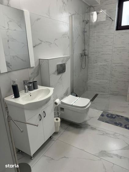 Casă cu 9 camere cu Teren 500 Mp în Sânmartin