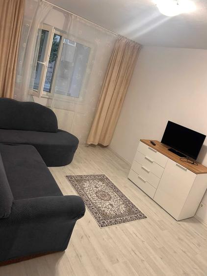 Apartament cu 2 camere decomandat în Noua