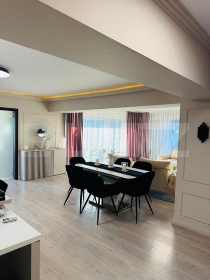 Apartament cu 3 camere decomandat, mobilat în Palat