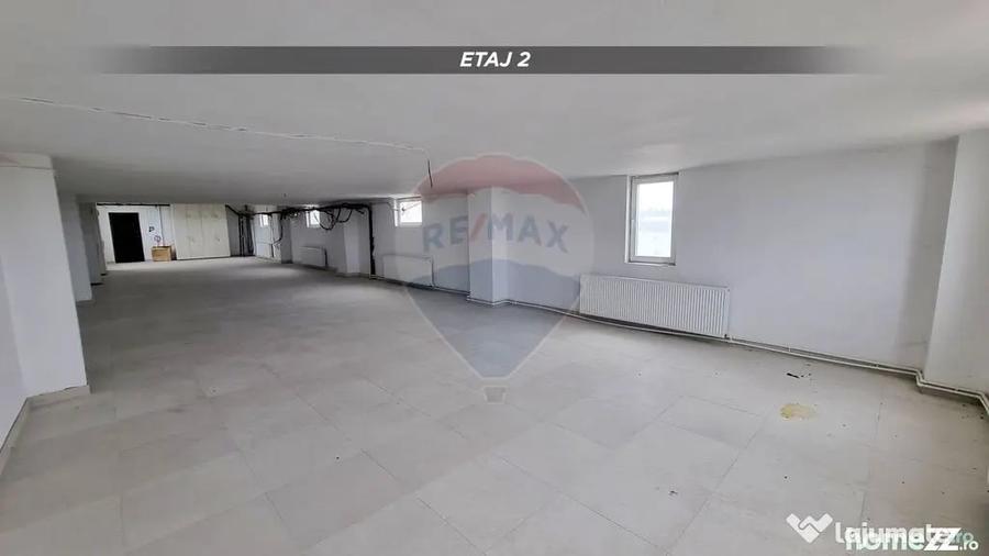 Spațiu comercial, de 600 mp, în Central