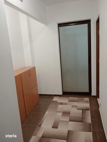 Apartament cu 2 camere semidecomandat în Podu Roș