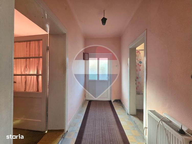 Casă cu 4 camere cu Teren 602 Mp în Central