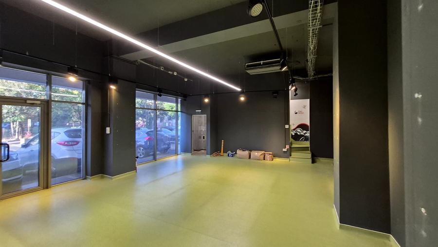 Spațiu comercial, de 143.0299987793 mp, în Vitan Mall