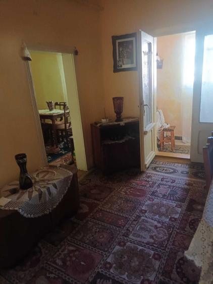 Casă cu 4 camere în Dorobanți