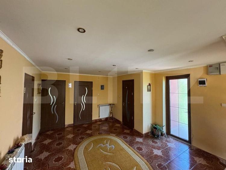 Casă cu 9 camere cu Teren 303 Mp în Central
