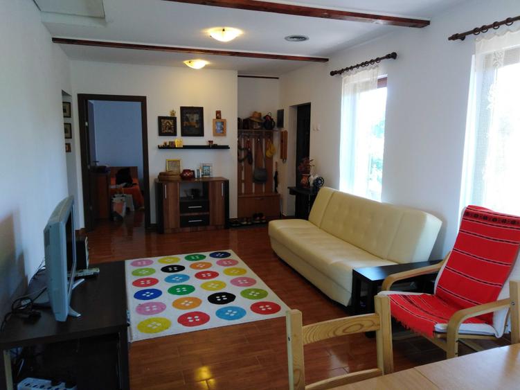 Casă cu 4 camere în Hotarele