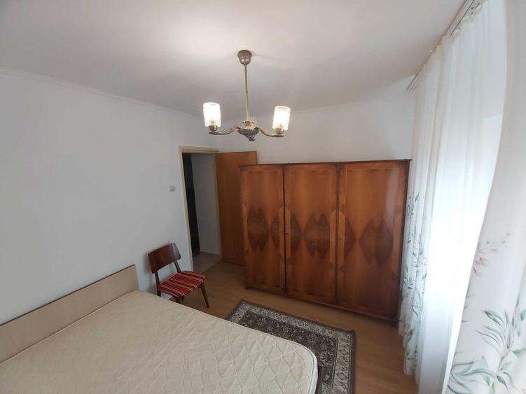 Apartament cu 2 camere decomandat în Berceni