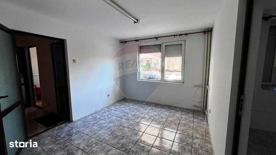 Apartament cu 2 camere semidecomandat în Micro 19