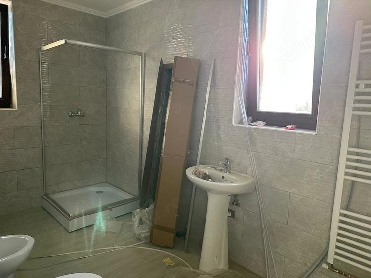 Casă cu Teren 250 Mp în Central