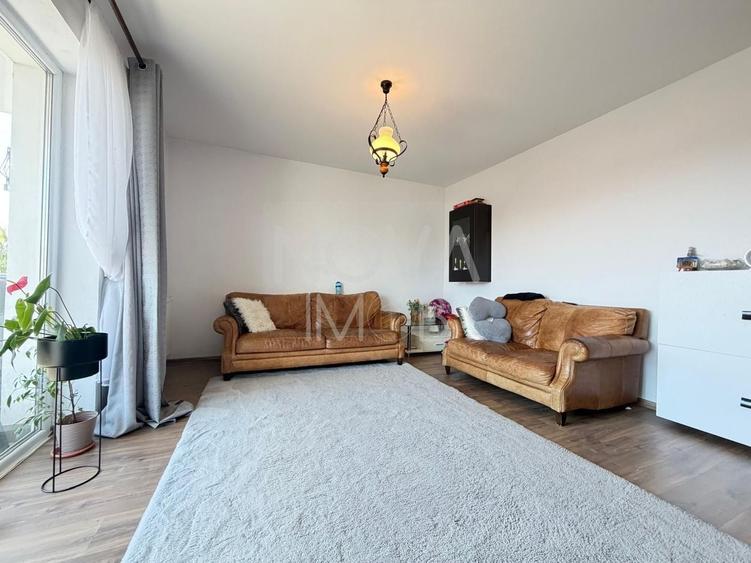 Apartament cu 3 camere semidecomandat, mobilat în Șelimbăr