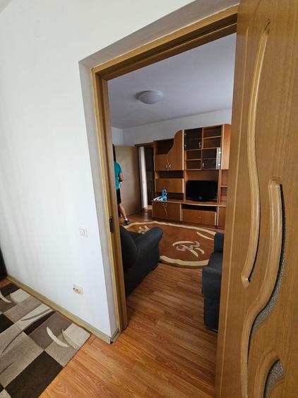 Inchiriez apartament 2 camere - 3