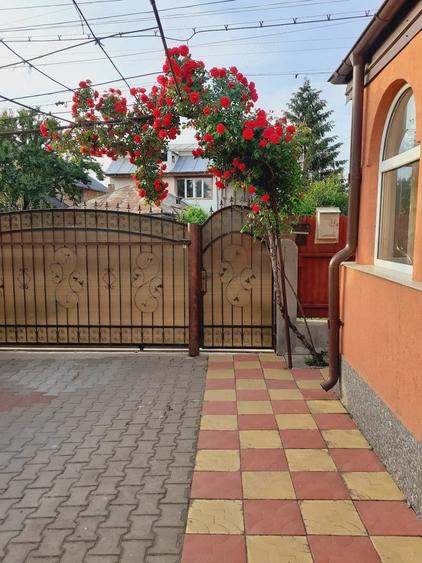 Casă cu 3 camere cu Teren 700 Mp în Central