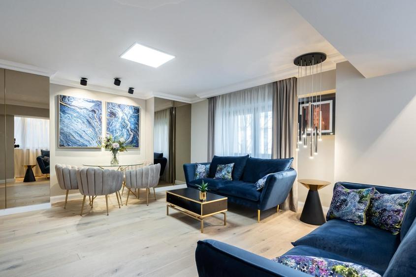 Apartament cu 4 camere decomandat, mobilat în Victoriei