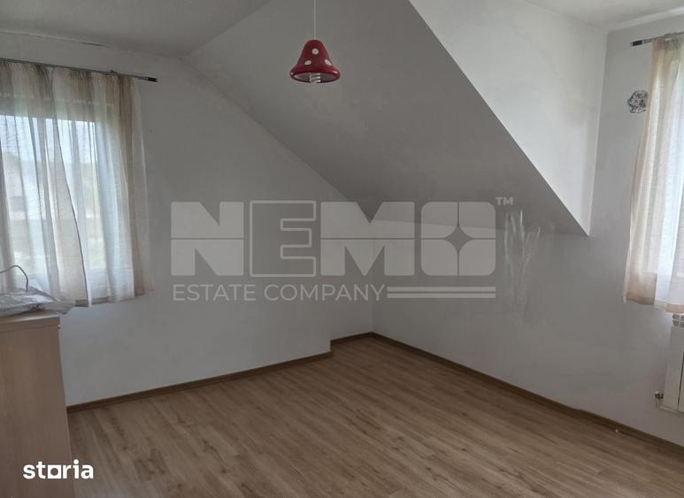 Casă cu 7 camere cu Teren 1000 Mp în Mitocu Dragomirnei