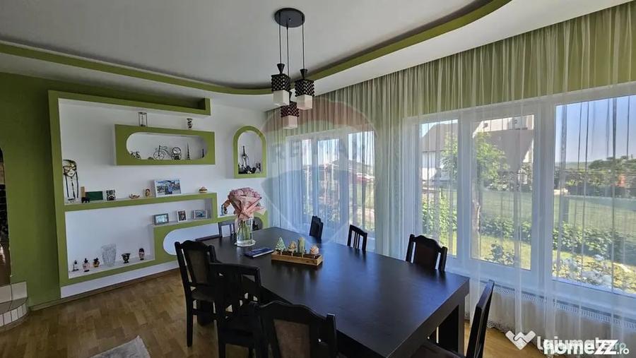 Casă cu 6 camere cu Teren 3614 Mp în Liteni (Moara)