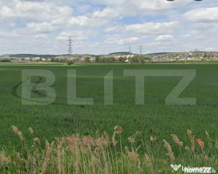 Teren de 1700 mp, în Central