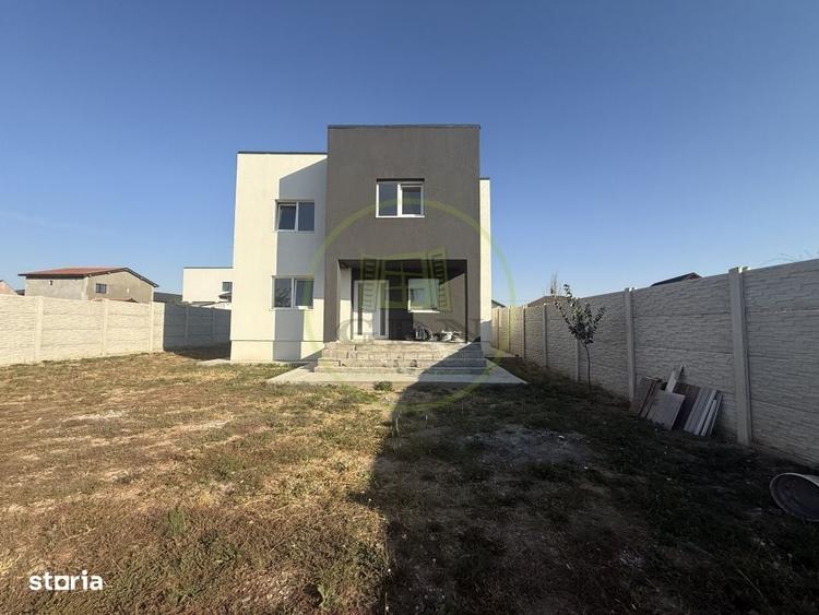 Casă cu 4 camere cu Teren 500 Mp în Central