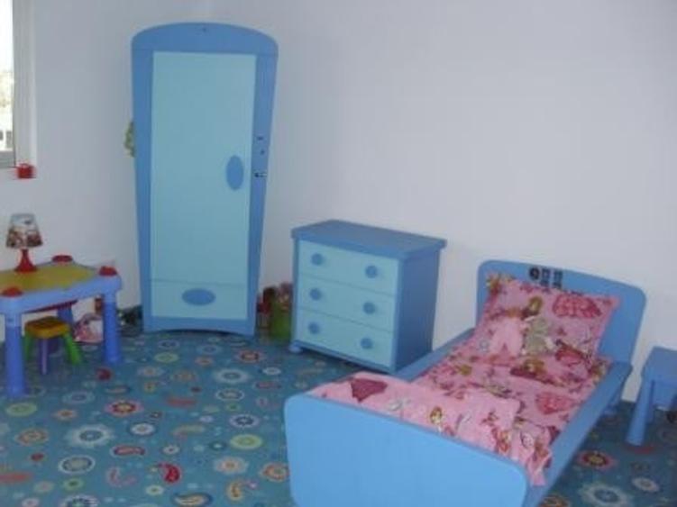 Casă individuală cu 5 camere cu Canalizare în Berceni