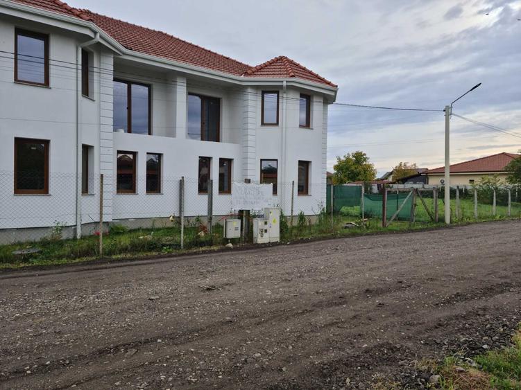 Casă cu 3 camere cu Teren 150 Mp în Central