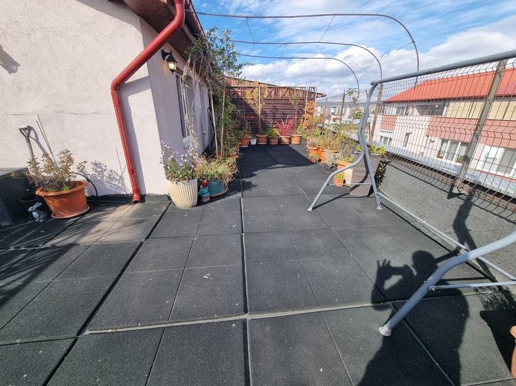 Penthouse cu 3 camere în Central