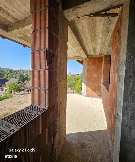 Casă cu 4 camere cu Teren 1400 Mp în Central