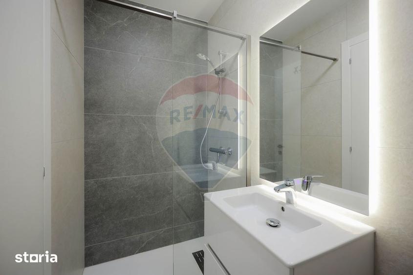 Apartament cu 3 camere, mobilat în Seleuș