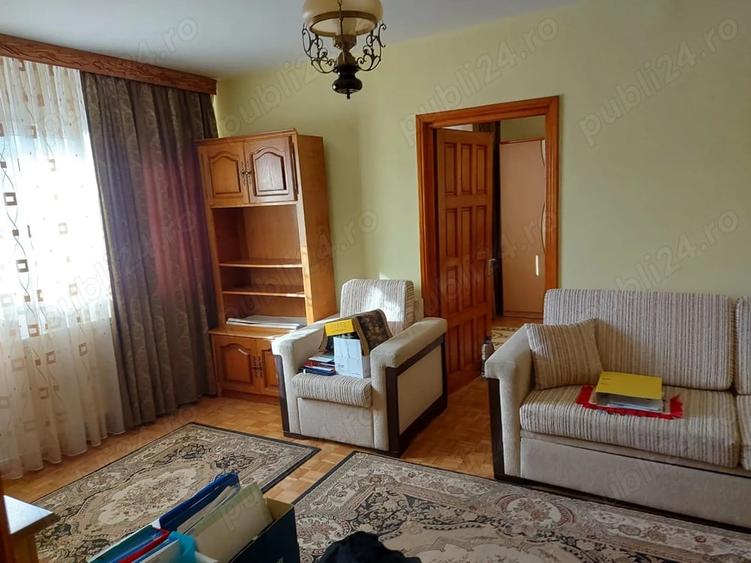 Apartament cu 2 camere semidecomandat în 9 Mai