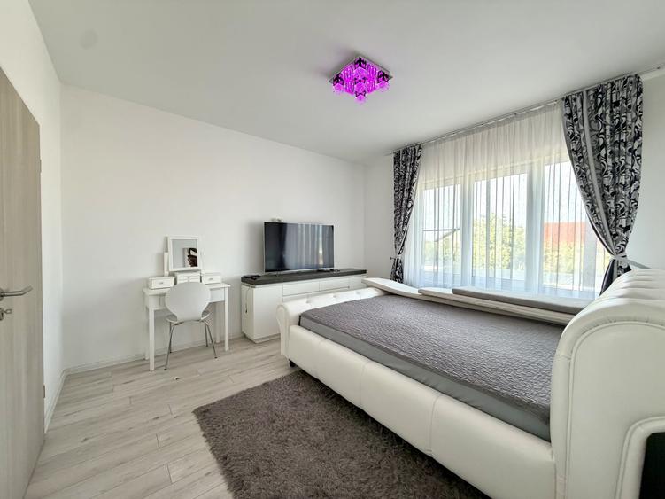 Duplex cu 4 camere cu Piscina în Dumbrăvița