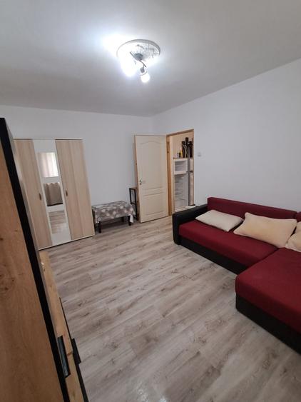 Apartament cu 2 camere semidecomandat în Obor