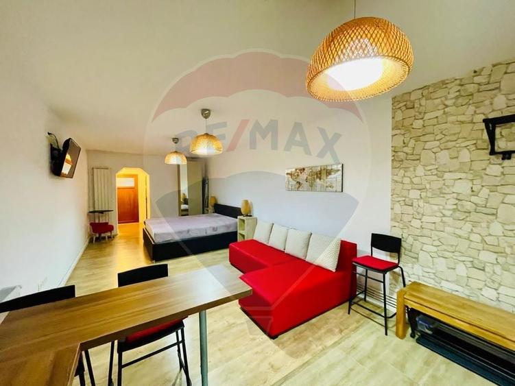 Apartament cu 2 camere decomandat, mobilat în Ultracentral