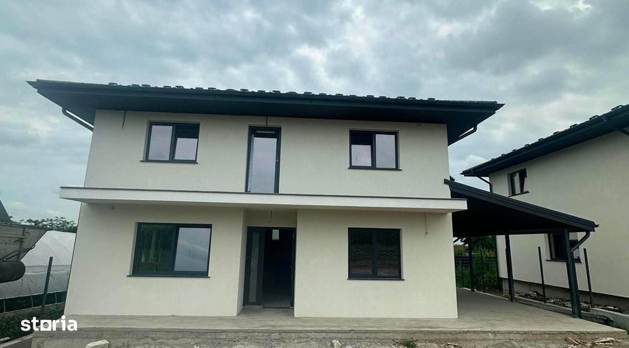 Casă cu 4 camere în Moara
