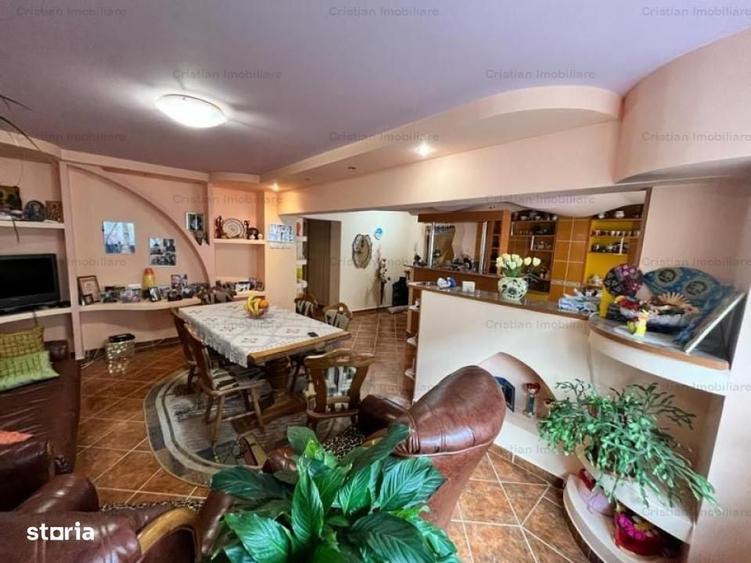 Apartament cu 3 camere decomandat în Central