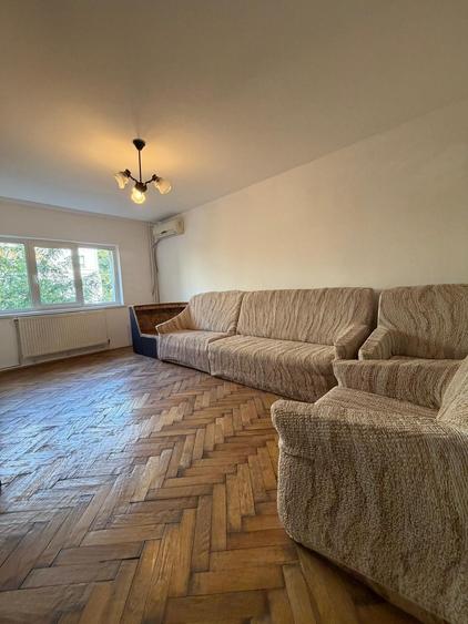 Apartament cu 2 camere decomandat în