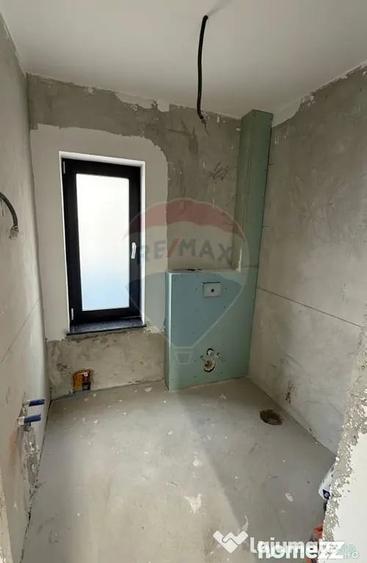 Casă cu 4 camere cu Teren 330 Mp în Obor