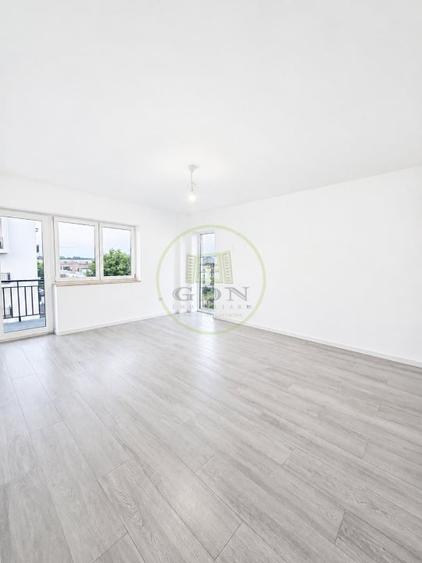 Apartament cu 3 camere decomandat, mobilat în Tractorul