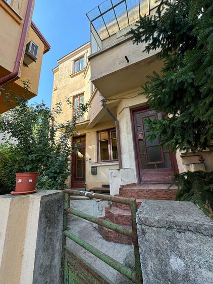 Duplex cu 7 camere cu Canalizare în Dorobanți