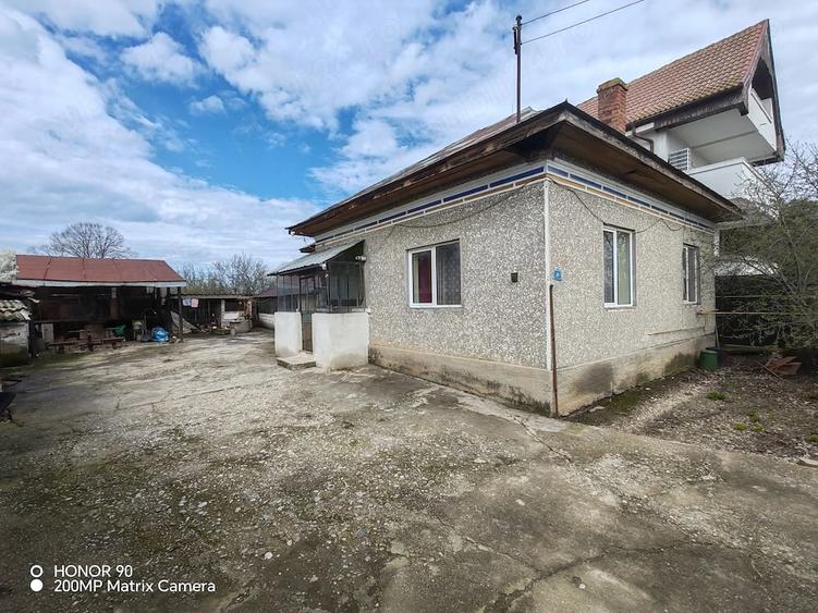 Casă cu 4 camere cu Teren 1450 Mp în Doba